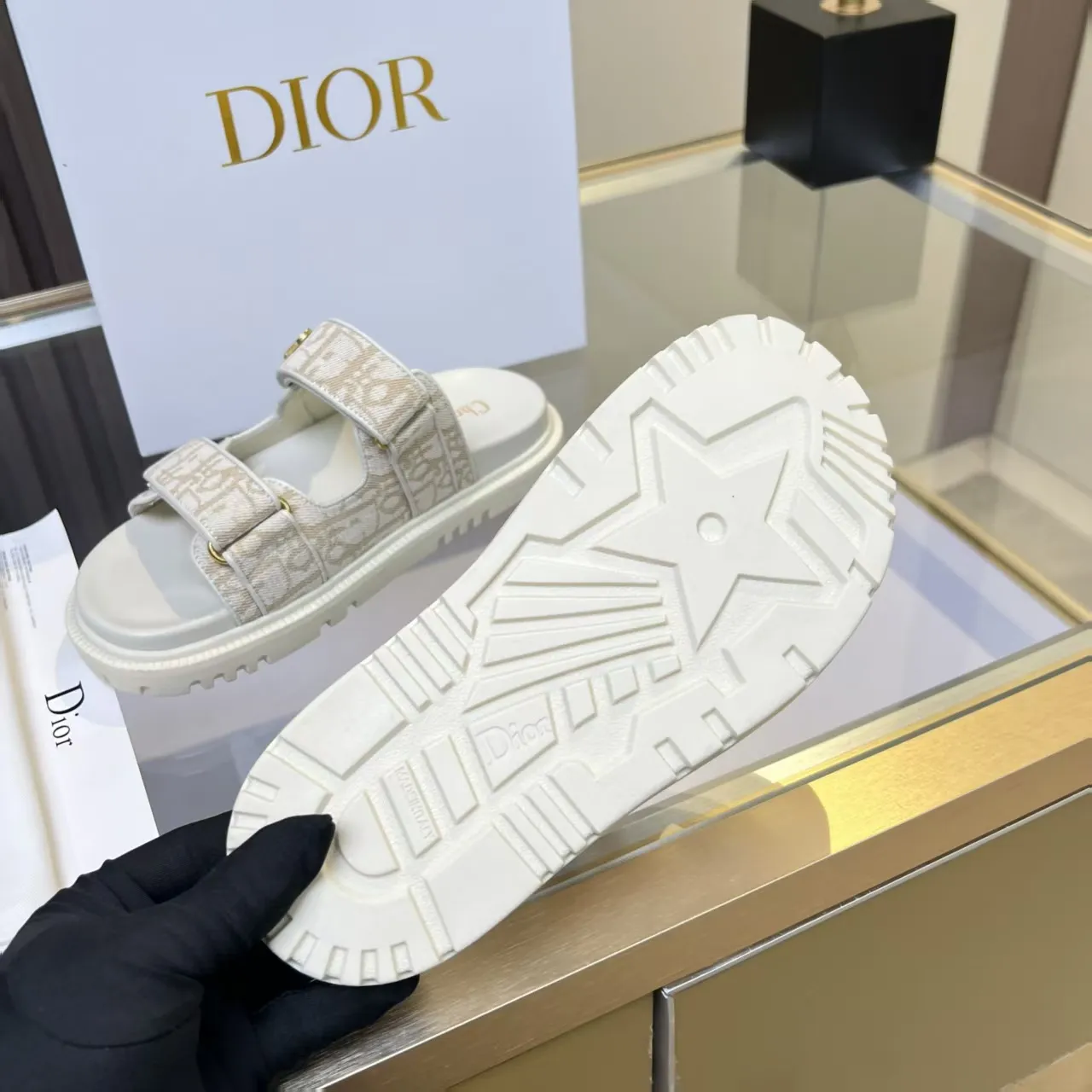 👟👟Ex-factory price 480👟👟 Dior classic popular sandals Step into the fashion territory of Dior slippers and encounter the ultimate fusion of elegance and comfort. The upper is engraved with the Christian Dior Paris logo using exquisite embroidery technology. The delicate stitching tells the brand's profound heritage and is fully recognizable.   Made of high-quality materials, it feels soft and fits your feet, as if it is a gentle care tailor-made for your feet. The sole is carefully designed and engraved with Christian Dior's lucky star symbol. It is not only a beautiful embellishment, but also provides reliable grip, making every step steady and secure.   It has a simple design and is easy to put on and take off. Whether it is a lazy weekend or a pleasant vacation, it can be easily adapted. Whether paired with casual shorts, casual jeans, or an elegant dress, Dior slippers can instantly enhance the overall style and show a casual fashion attitude.   Dior slippers, in the name of fashion, inject luxurious charm into your life and accompany you with every step you take with confidence and elegance. Material: Fine genuine cowhide upper, outsole, TPR, non-slip and wear-resistant, code number: 35-41 (42 customized)